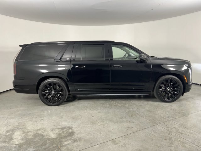 Used 2026 Cadillac Escalade ESV Platinum Sport w/ LPO, ONYX Package AWD/4WD image 9