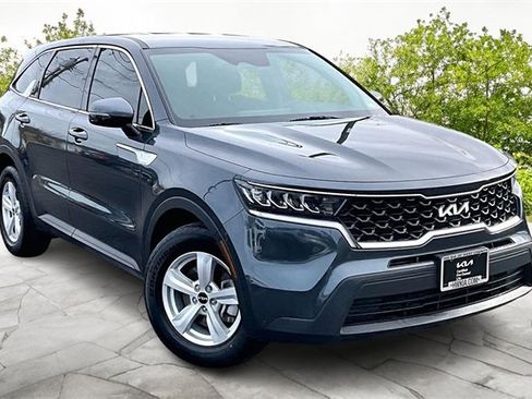 Used 2023 Kia Sorento LX image 10