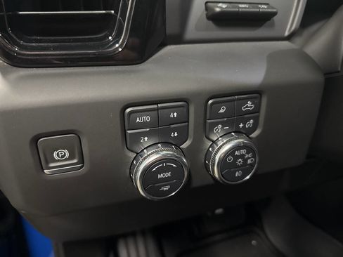 Used 2024 GMC Sierra 1500 AT4 w/ Technology Package AWD/4WD image 20