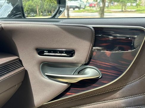 Used 2018 Lexus LS 500 w/ Interior Upgrade Package RWD image 35