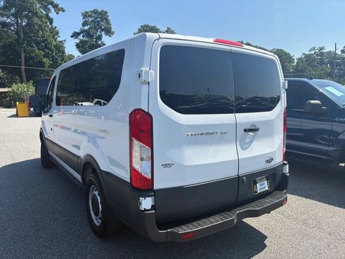 Used 2019 Ford Transit 150 XL RWD image 4