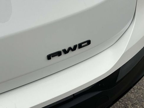 Certified 2023 GMC Terrain SLE w/ Driver Convenience Package image 10