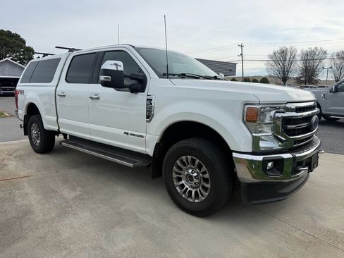 Used 2022 Ford F250 Lariat w/ Lariat Ultimate Package image 3