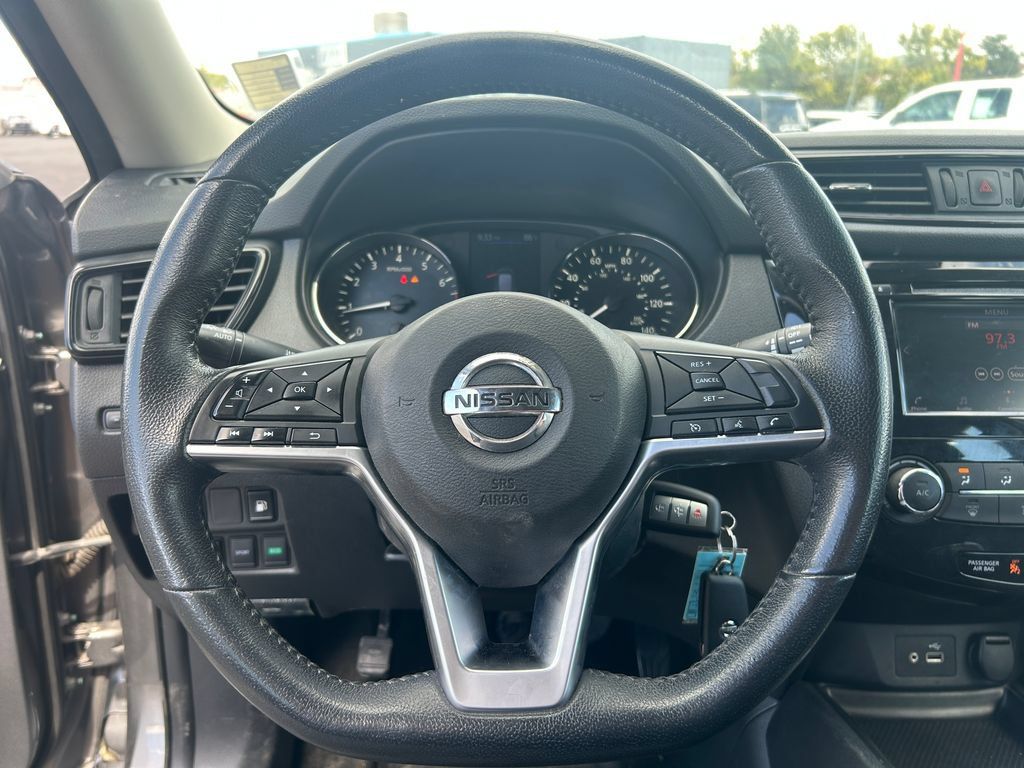Used 2019 Nissan Rogue S AWD/4WD image 19