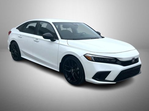 Used 2023 Honda Civic Sport image 3