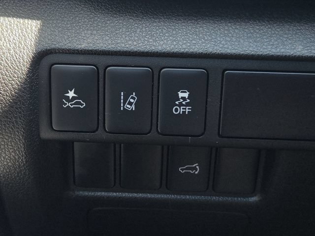 Used 2025 Mitsubishi Eclipse Cross AWD image 27
