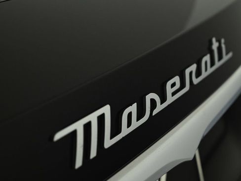 Used 2025 Maserati Grecale GT image 23