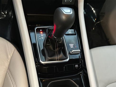 Used 2022 Jeep Compass Limited image 25