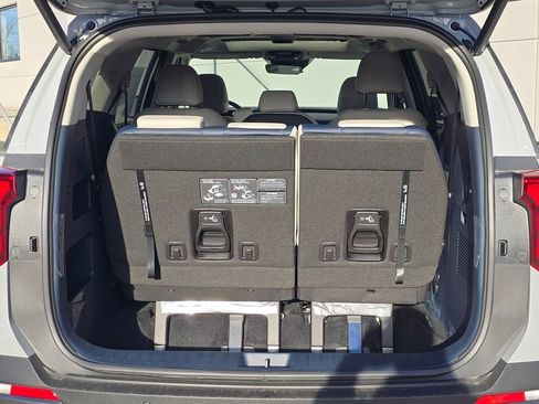 New 2026 Kia Carnival SX w/ SX Dark Edition Package image 8