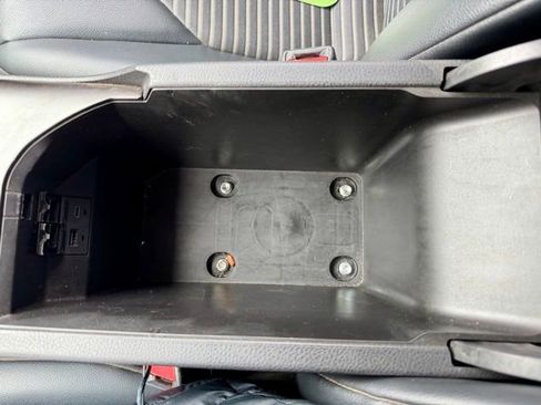 Used 2021 Toyota Camry SE image 36