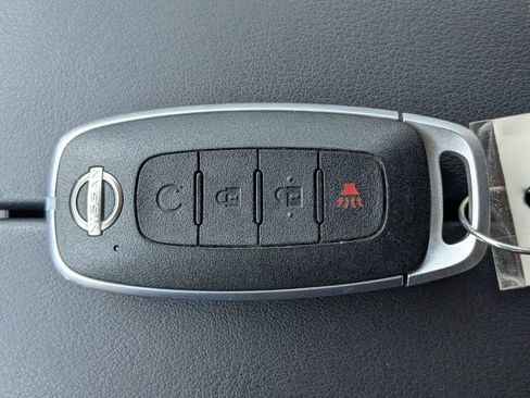 Certified 2023 Nissan Rogue SV image 27