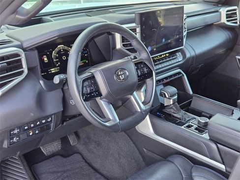 Used 2025 Toyota Sequoia Platinum image 10