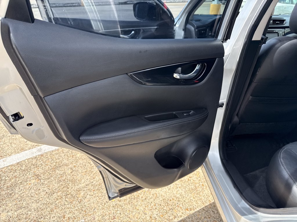 Used 2017 Nissan Rogue Sport SL FWD image 25