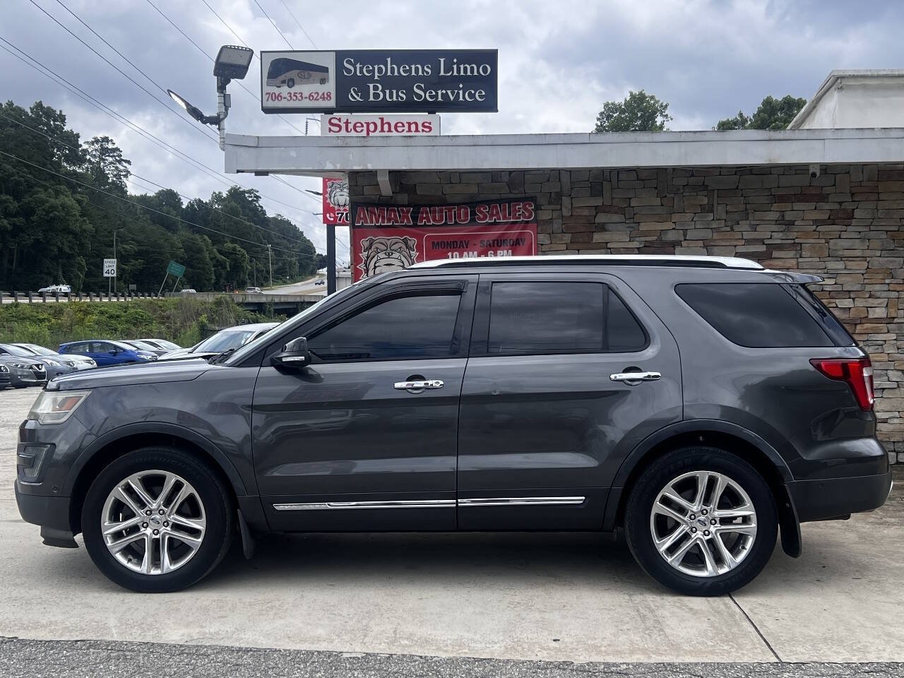 Used 2016 Ford Explorer Limited w/ Equipment Group 301A AWD/4WD image 3