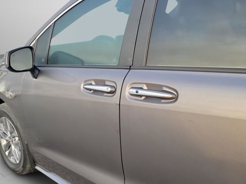Used 2024 Toyota Sienna XLE image 22