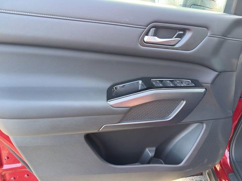 New 2026 Nissan Pathfinder SL image 13