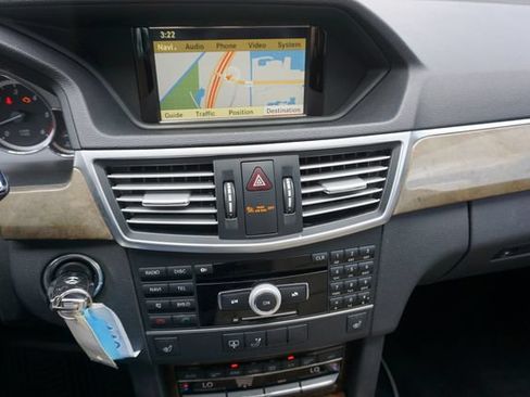 Used 2011 Mercedes-Benz E 350 BlueTEC Sedan image 4