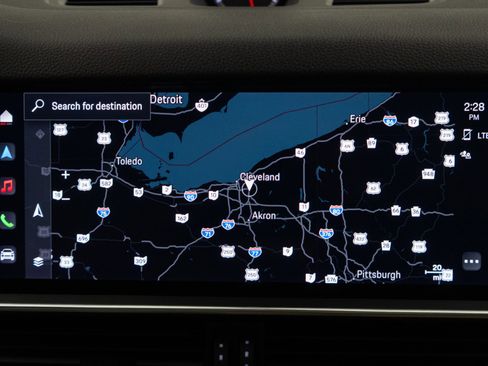 Used 2023 Porsche Cayenne AWD/4WD image 17