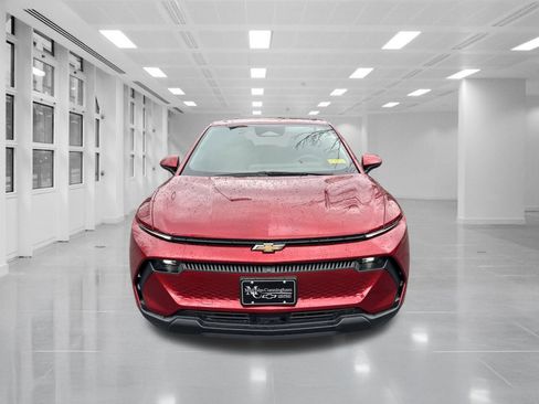 New 2026 Chevrolet Equinox EV LT image 2