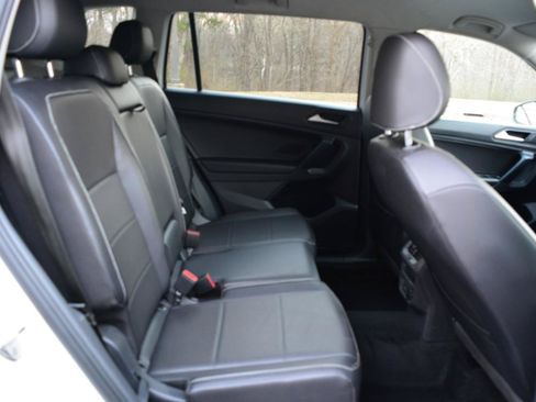 Used 2021 Volkswagen Tiguan SE AWD/4WD image 13