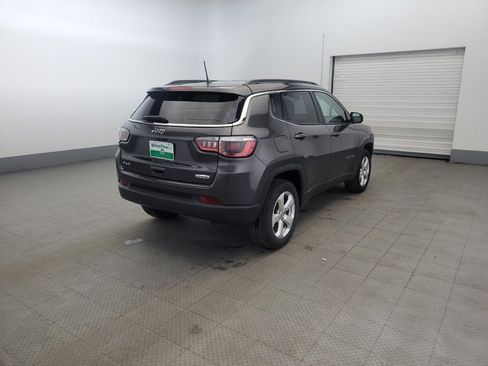 Used 2018 Jeep Compass Latitude w/ Cold Weather Group AWD/4WD image 9
