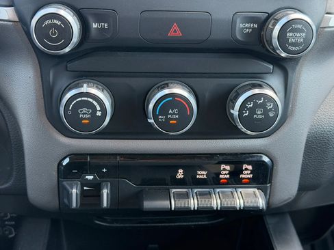 Used 2019 RAM 1500 Big Horn AWD/4WD image 18