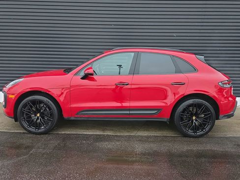Certified 2022 Porsche Macan AWD/4WD image 2
