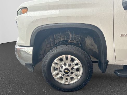 Used 2025 Chevrolet Silverado 2500 LT w/ Convenience Package AWD/4WD image 14