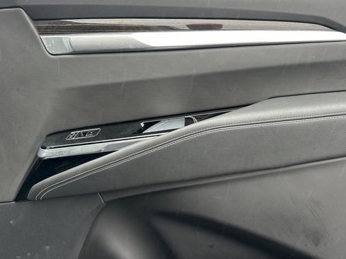 Certified 2025 Cadillac Escalade Premium Luxury image 22