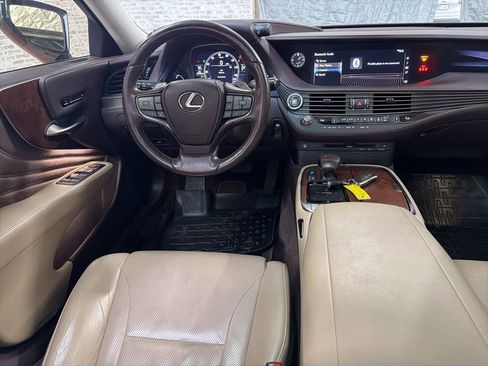 Used 2020 Lexus LS 500 w/ Accessory Package (Z2) image 15