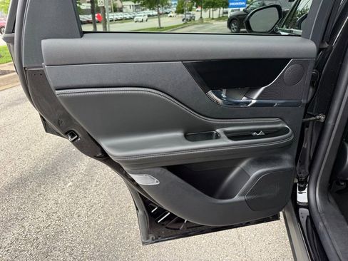 Used 2025 Lincoln Corsair AWD image 31