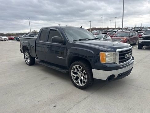Used 2007 GMC Sierra 1500 SLE w/ South Central Value Package image 1