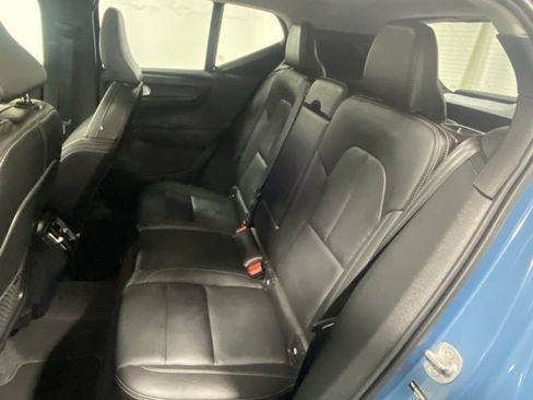 Used 2025 Volvo XC40 B5 Plus image 14
