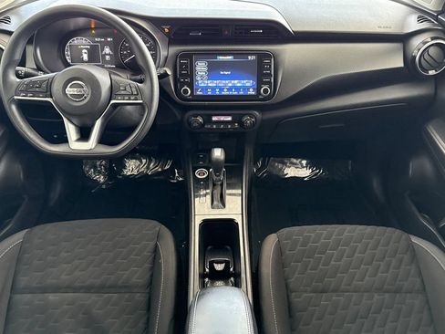Used 2021 Nissan Kicks SV FWD image 9