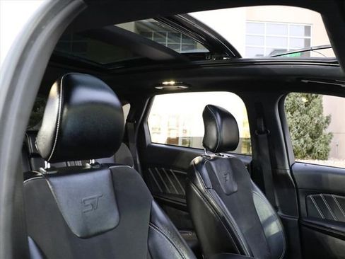 Used 2019 Ford Edge ST w/ Equipment Group 401A image 9