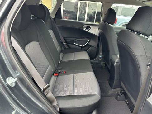 Used 2023 Kia Soul LX w/ LX Technology Package image 19