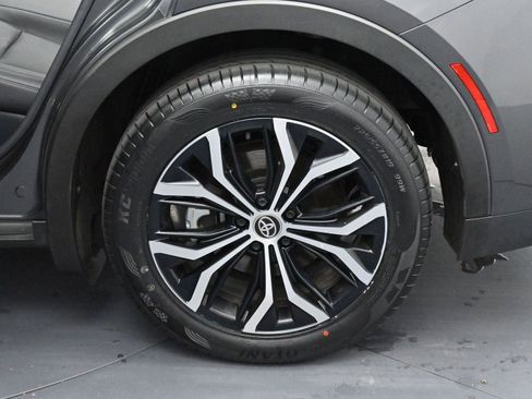 Used 2023 Toyota Crown Limited image 37