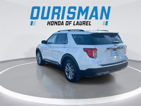 Used 2021 Ford Explorer XLT w/ Equipment Group 202A image 6