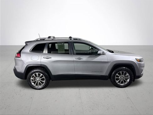 Used 2019 Jeep Cherokee Latitude Plus w/ Cold Weather Group image 5