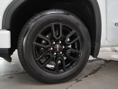 Used 2025 GMC Sierra 1500 Elevation image 31