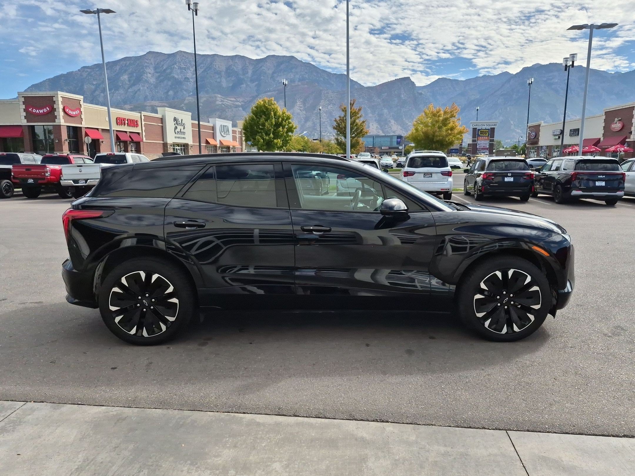 Used 2025 Chevrolet Blazer EV RS AWD/4WD image 2