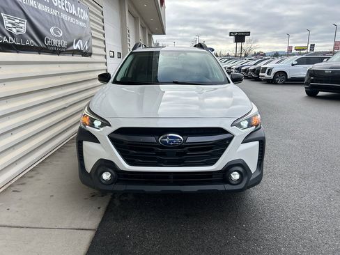 Used 2025 Subaru Outback Premium image 2