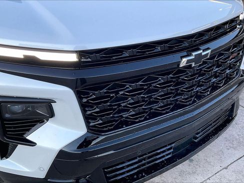 Used 2024 Chevrolet Traverse RS image 30