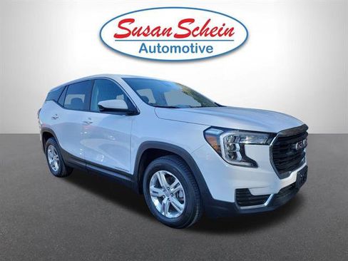 Used 2024 GMC Terrain SLE image 17