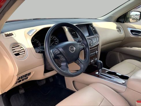 Used 2017 Nissan Pathfinder Platinum FWD image 18