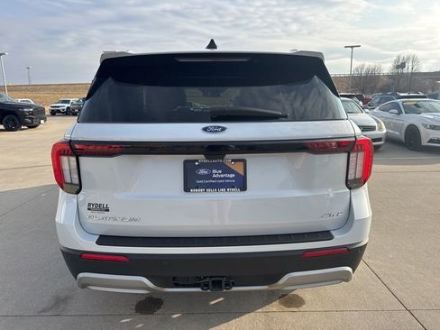 Certified 2025 Ford Explorer Platinum w/ LUX Leather Package image 36