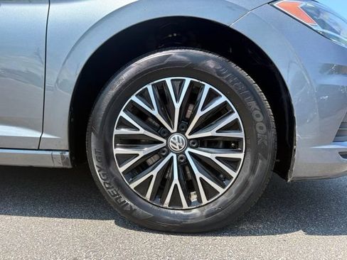 Used 2020 Volkswagen Jetta SE w/ SE Cold Weather Package FWD image 15