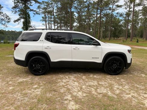 Used 2023 GMC Acadia SLE w/ Driver Convenience Package FWD image 6