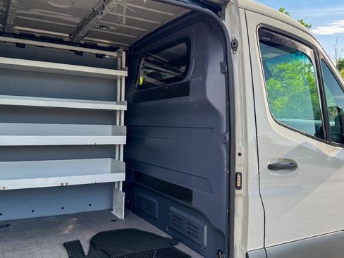 Used 2022 Mercedes-Benz Sprinter 2500 image 13