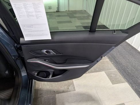 Used 2025 BMW 330i Sedan w/ Convenience Package RWD image 25